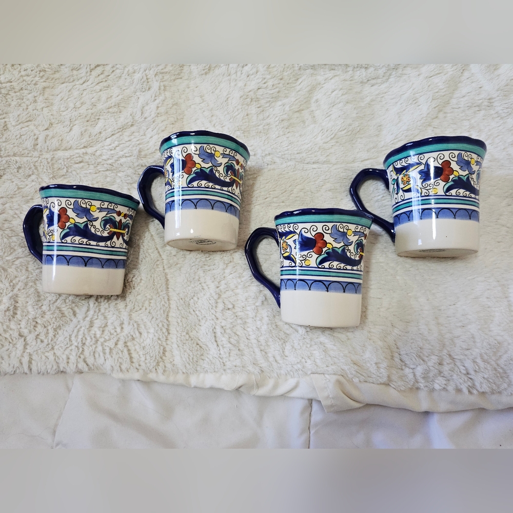 Pier 1 Imports Vintage Ceramic Blue and Cream Mugs (Set Of 4) 💙🤍♥️💙
